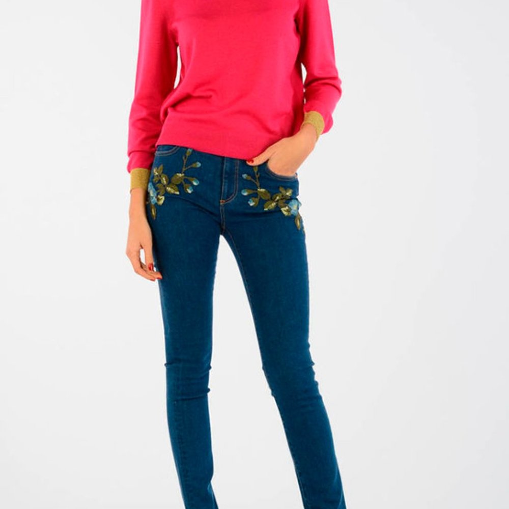 GUCCI EMBROIDERED JEANS(EUC)